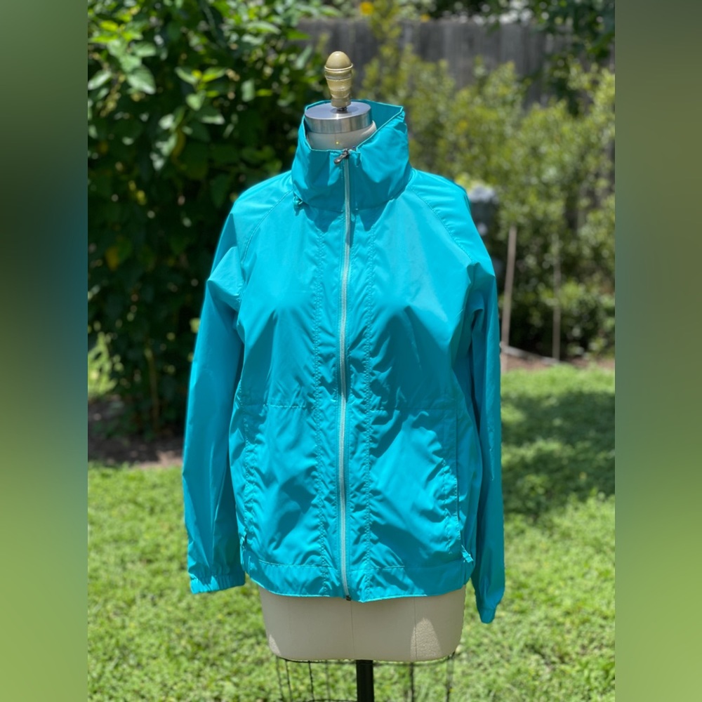 Columbia windbreaker with hood